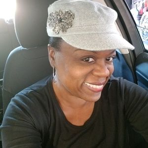 Meet your Posher, Sharon